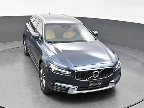 Used 2020 Volvo V90 T6 Cross Country AWD/4WD image 28
