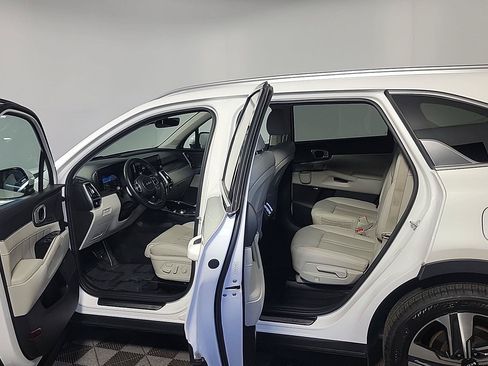 Used 2023 Kia Sorento SX Prestige AWD/4WD image 16