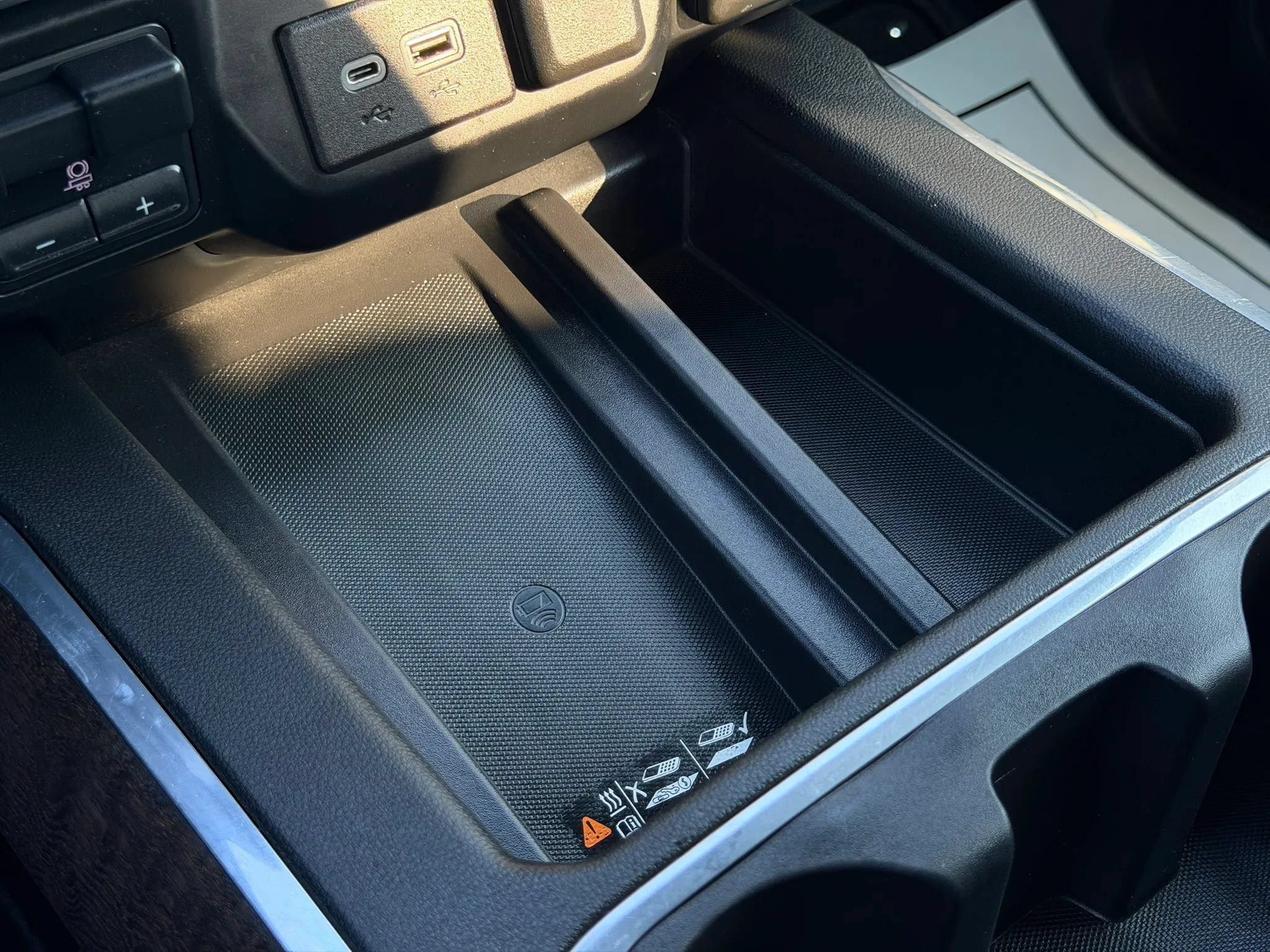 Used 2022 GMC Sierra 3500 Denali AWD/4WD image 41