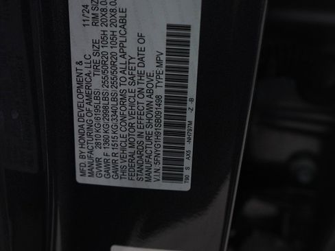 Used 2025 Honda Pilot Black Edition image 23