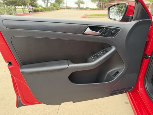 Used 2014 Volkswagen Jetta SE image 19