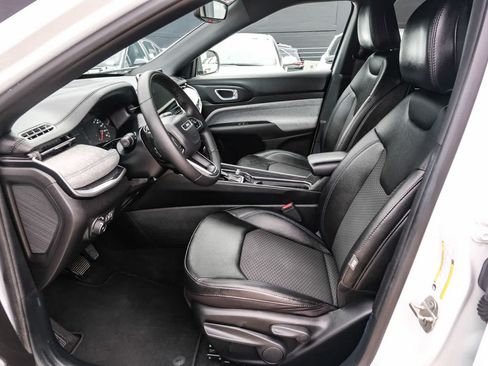 Used 2024 Jeep Compass Latitude AWD/4WD image 20