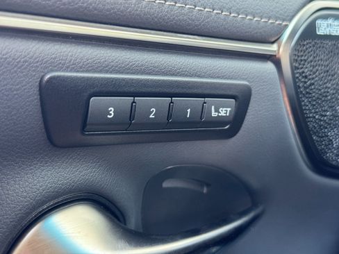 Used 2024 Lexus ES 300h w/ Accessory Package (Z2) FWD image 18