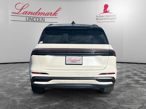 Certified 2024 Lincoln Nautilus Reserve w/ Equipment Group 202A AWD/4WD image 4
