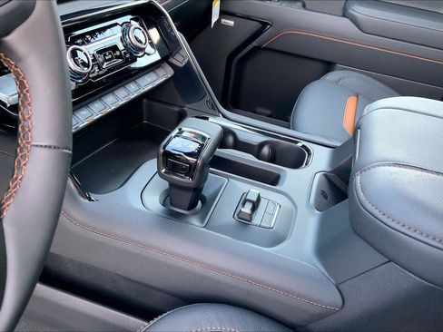 New 2026 GMC Sierra 1500 AT4 w/ AT4 Premium Package AWD/4WD image 6