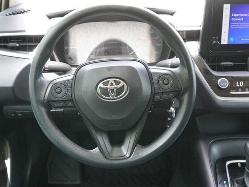 Used 2025 Toyota Corolla LE FWD image 21