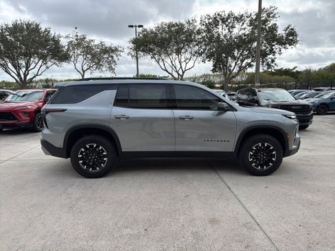 Used 2024 Chevrolet Traverse Z71 w/ Enhanced Driving Package image 8