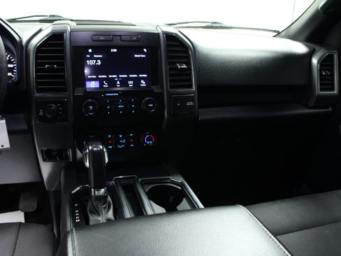 Used 2019 Ford F150 XLT w/ Equipment Group 302A Luxury AWD/4WD image 19