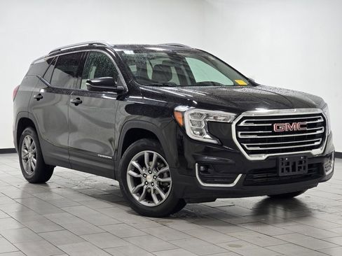 Used 2024 GMC Terrain SLT image 2