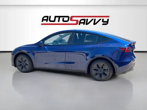 Used 2024 Tesla Model Y Long Range AWD/4WD image 4