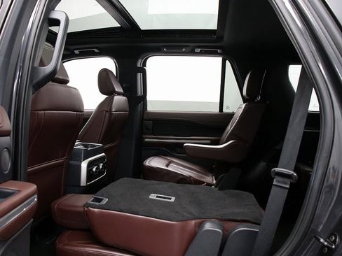 Used 2023 Ford Expedition Limited image 13