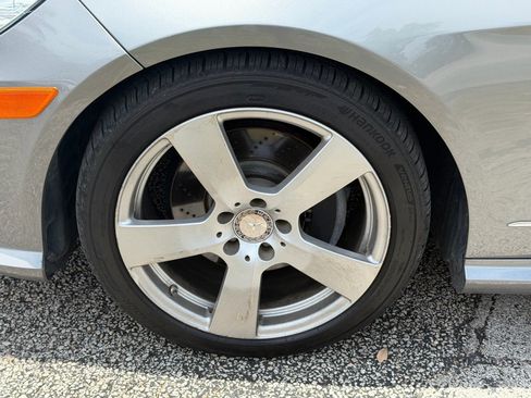 Used 2010 Mercedes-Benz E 350 4MATIC Sedan image 19