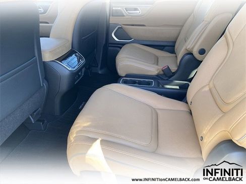 New 2026 INFINITI QX80 Luxe image 17