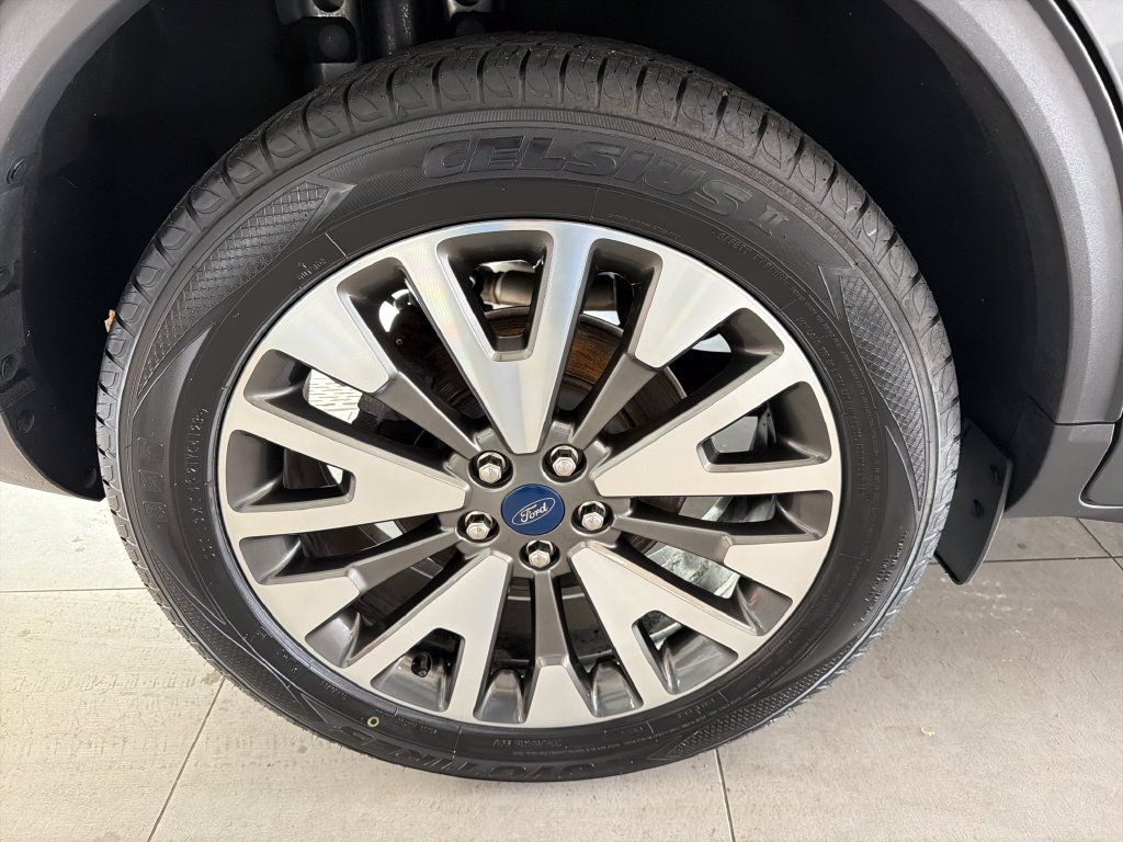 Used 2020 Ford Escape Titanium AWD/4WD image 20