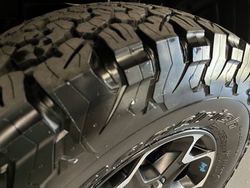 Used 2023 Jeep Wrangler Unlimited Rubicon 4xe w/ Cold Weather Group AWD/4WD image 18