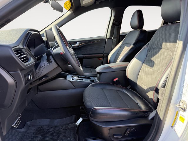 Used 2023 Ford Escape ST-Line w/ Tech Pack #1 AWD/4WD image 12