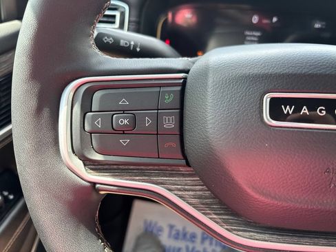 Used 2022 Jeep Wagoneer Series II AWD/4WD image 65
