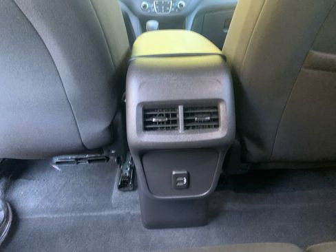 Used 2024 Chevrolet Equinox LT image 35