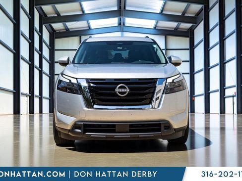 Used 2023 Nissan Pathfinder SV AWD/4WD image 26