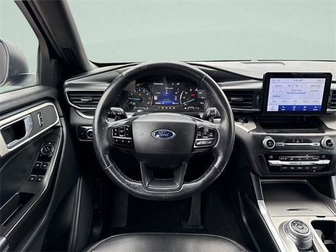 Used 2020 Ford Explorer XLT w/ Equipment Group 202A image 25