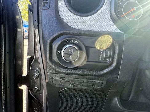 Certified 2024 Jeep Gladiator Sport image 15