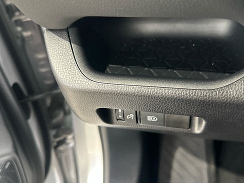 Used 2025 Toyota RAV4 LE AWD/4WD image 17