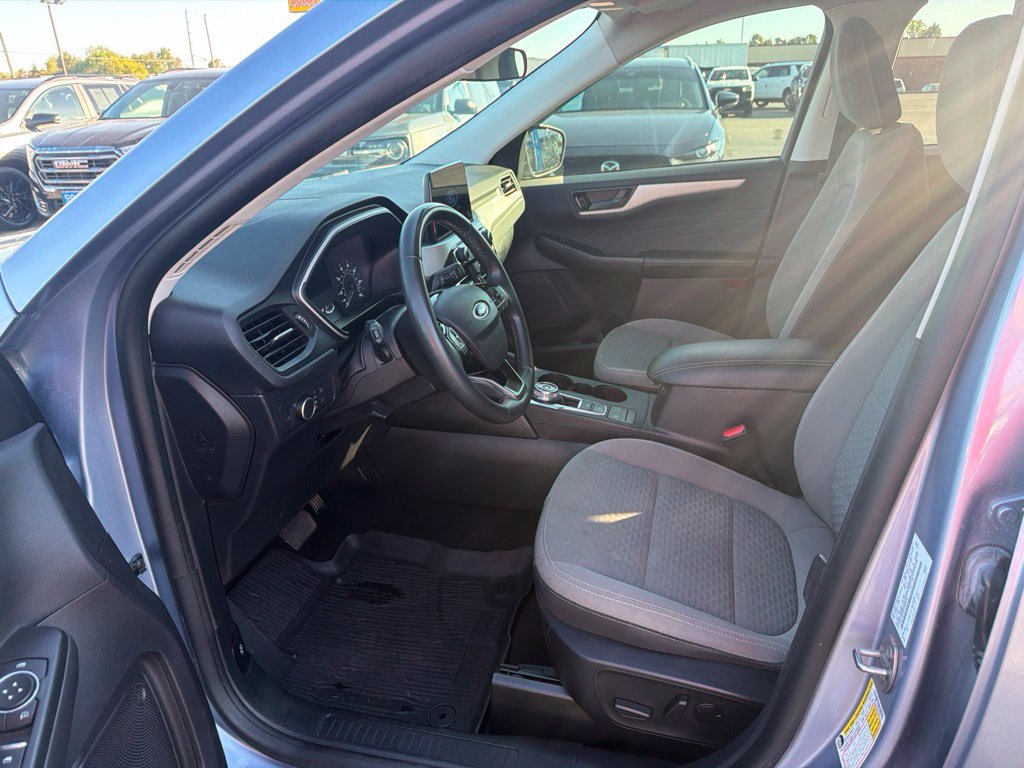 Used 2022 Ford Escape SE w/ Convenience Package FWD image 18