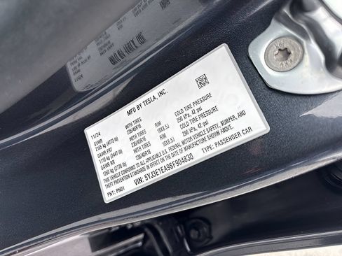 Used 2025 Tesla Model 3 Long Range RWD image 38