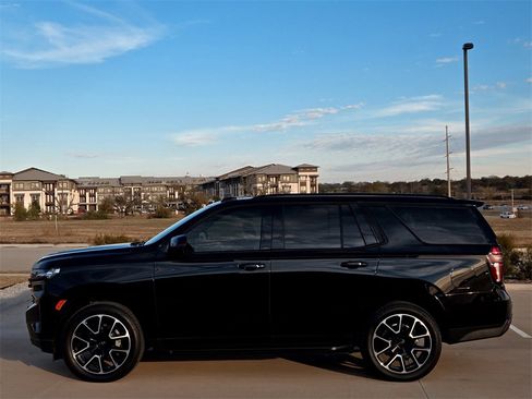 Used 2024 Chevrolet Tahoe RST w/ Luxury Package image 4