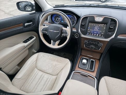 Used 2016 Chrysler 300 C Platinum w/ Safetytec Plus Group image 23
