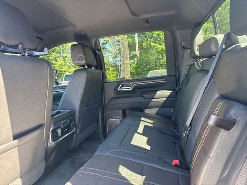Used 2024 Chevrolet Silverado 2500 High Country w/ Technology Package AWD/4WD image 6