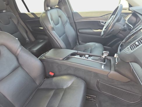 Used 2020 Volvo XC90 T6 Momentum AWD/4WD image 10