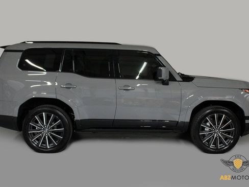 Used 2025 Lexus GX 550 image 4