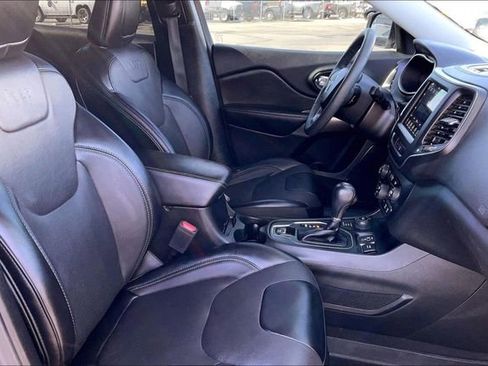 Used 2022 Jeep Cherokee Latitude Lux w/ Mopar Interior Package AWD/4WD image 7
