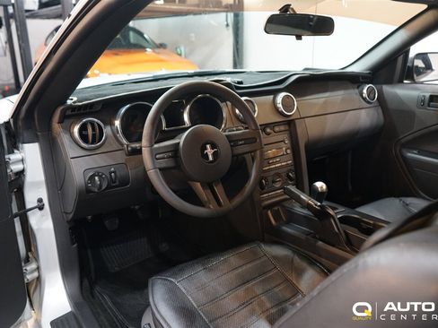 Used 2005 Ford Mustang GT Premium image 11