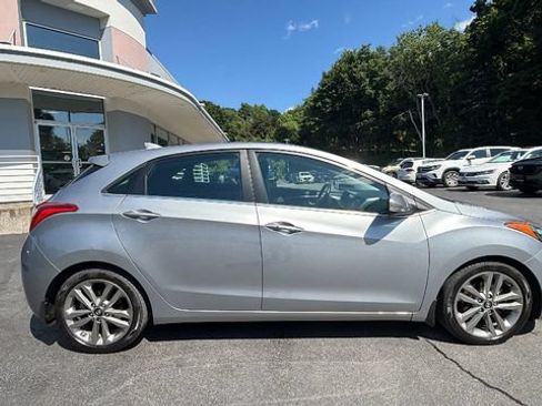 Used 2016 Hyundai Elantra GT FWD image 4