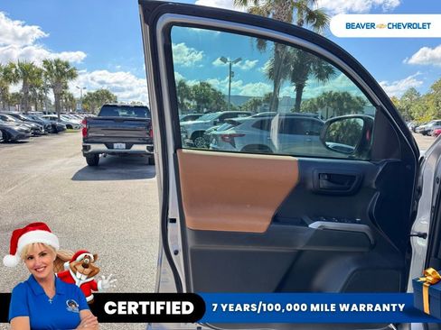 Used 2018 Toyota Tacoma SR5 image 31