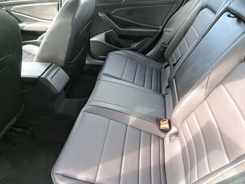 Used 2024 Volkswagen Jetta SE FWD image 21