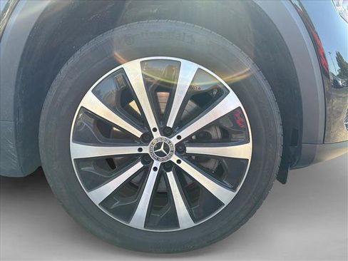 Used 2022 Mercedes-Benz GLB 250 4MATIC image 9