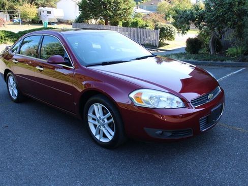 Used 2008 Chevrolet Impala LTZ image 2