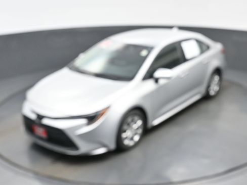 Used 2024 Toyota Corolla LE image 33