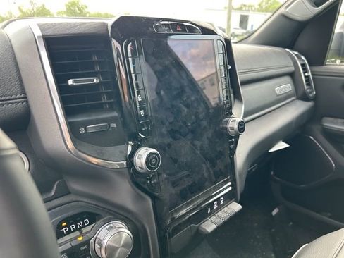 Used 2025 RAM 1500 Laramie AWD/4WD image 8