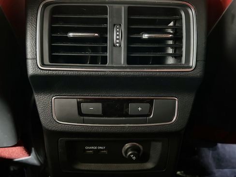 Used 2019 Audi SQ5 Premium Plus w/ Premium Plus Package AWD/4WD image 19