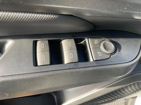 New 2026 Chevrolet Equinox EV LT image 7