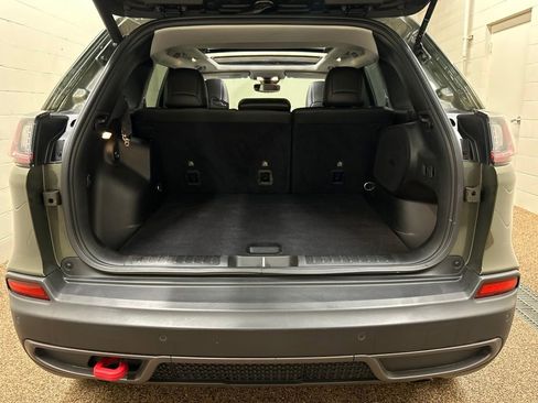 Used 2021 Jeep Cherokee Trailhawk w/ Sun, Sound & Nav Group AWD/4WD image 11