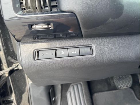 Used 2025 Nissan Pathfinder SV AWD/4WD image 23