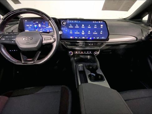 Used 2024 Chevrolet Equinox EV RS FWD image 15