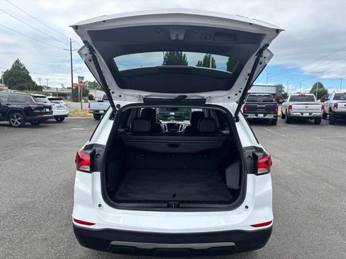 Used 2022 Chevrolet Equinox Premier AWD/4WD image 36