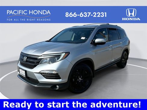 Used 2017 Honda Pilot Touring image 1