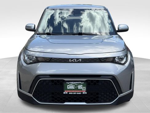 Used 2023 Kia Soul LX w/ LX Technology Package FWD image 2